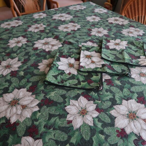 VTG Charter Club White Poinsettia Christmas Tablecloth & Napkins - Picture 1 of 8
